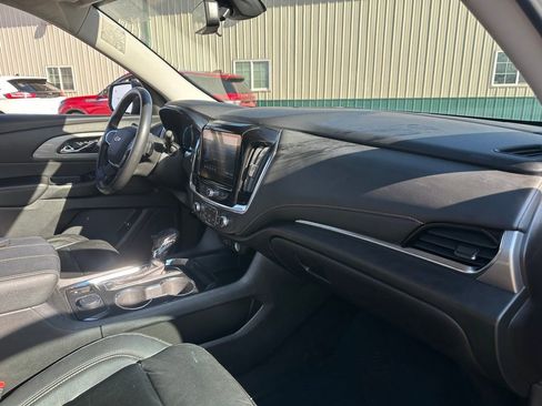 Used 2021 Chevrolet Traverse LT w/ LT Premium Package AWD/4WD image 31