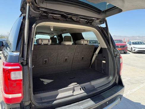 Used 2019 Ford Expedition XLT w/ Equipment Group 202A AWD/4WD image 11