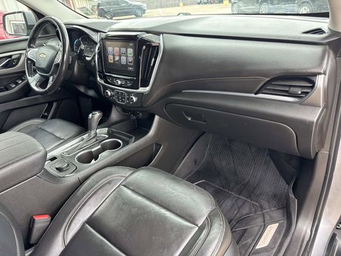 Used 2019 Chevrolet Traverse LT w/ LPO, Floor Liner Package FWD image 12