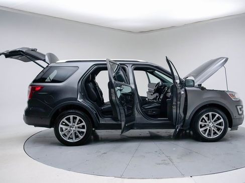 Used 2017 Ford Explorer Limited w/ Equipment Group 301A image 13