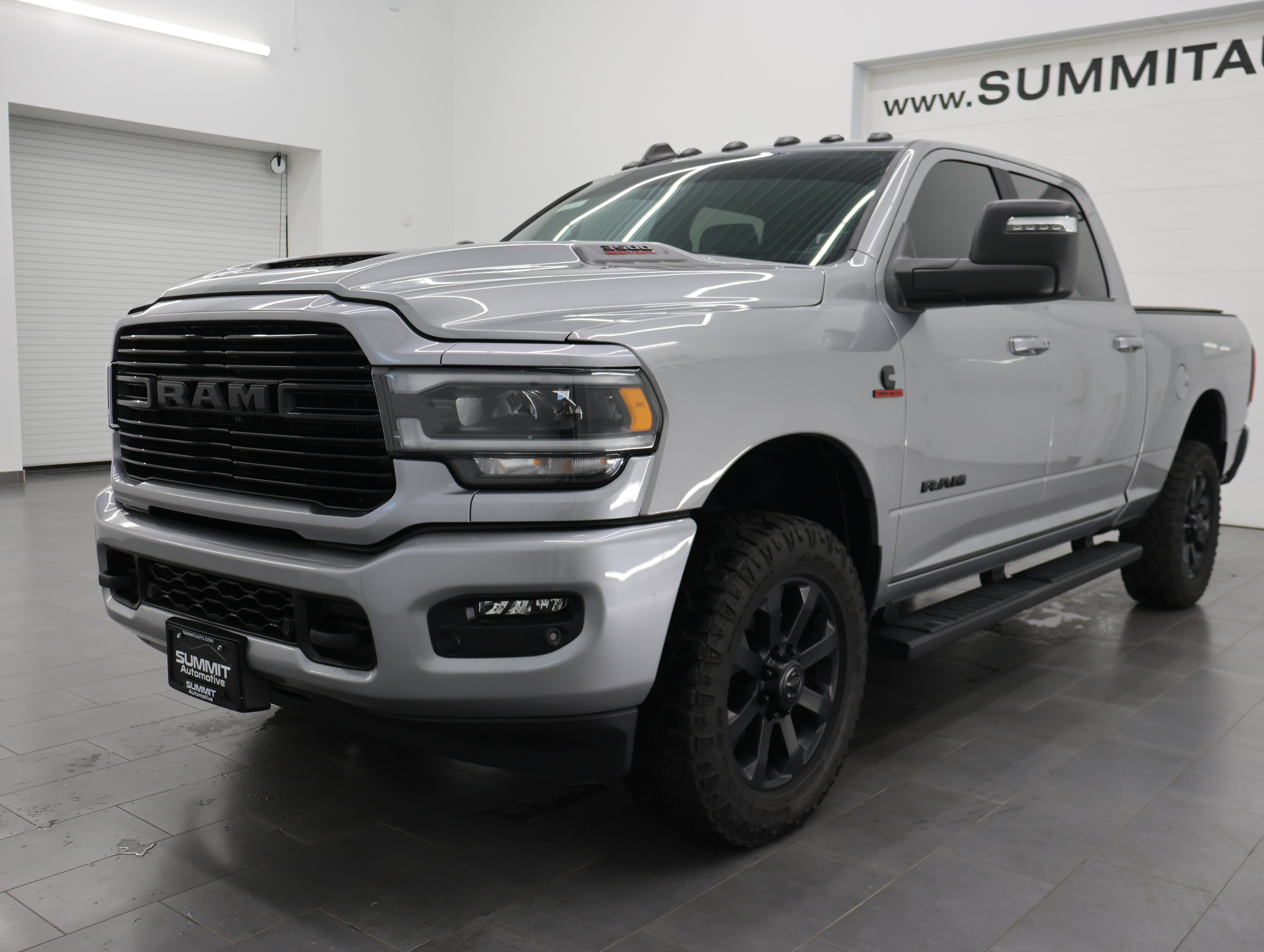 Used 2023 RAM 3500 Laramie AWD/4WD image 7