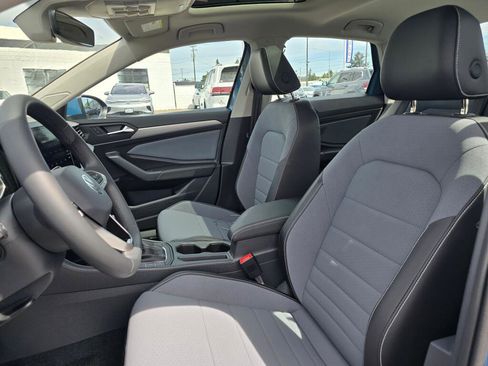 New 2026 Volkswagen Jetta SE FWD image 19