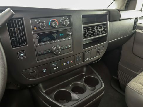 Used 2025 Chevrolet Express 3500 LT w/ LT Preferred Equipment Group image 17