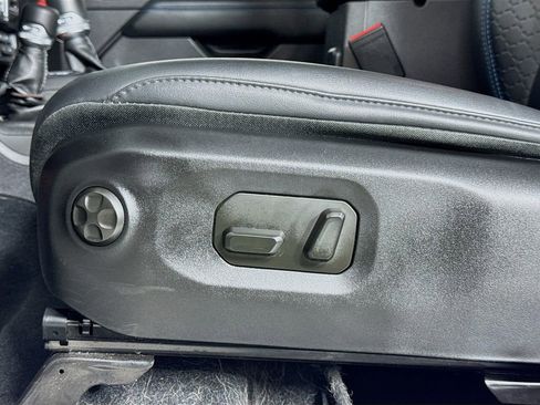 Used 2024 Jeep Wrangler High Altitude AWD/4WD image 18