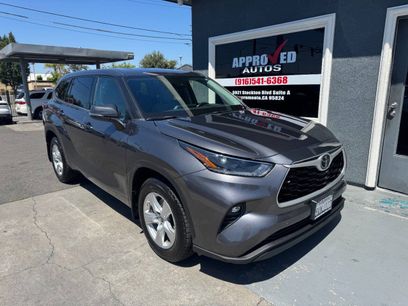 Used 2021 Toyota Highlander LE