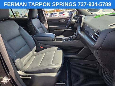 Used 2025 Chevrolet Traverse LT FWD image 21