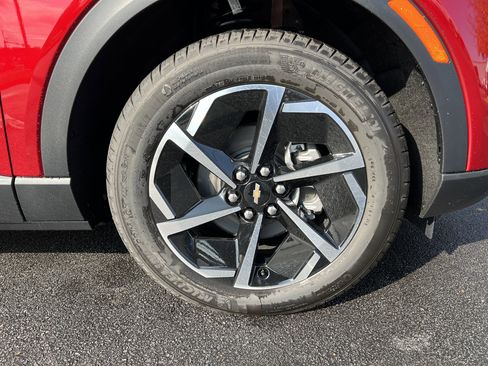 New 2026 Chevrolet Equinox EV LT image 35