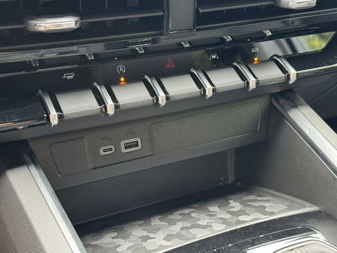 New 2026 GMC Canyon Elevation w/ Convenience Package image 23