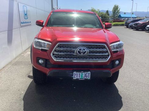 Used 2016 Toyota Tacoma TRD Off-Road w/ Towing Package AWD/4WD image 6