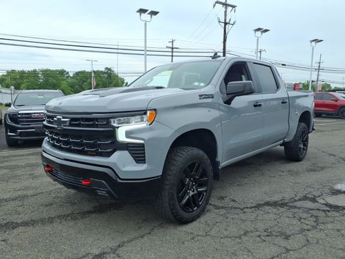Used 2024 Chevrolet Silverado 1500 LT Trail Boss w/ Convenience Package II AWD/4WD image 6