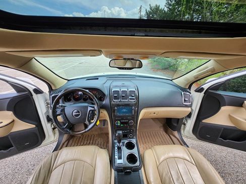 Used 2012 GMC Acadia Denali image 27