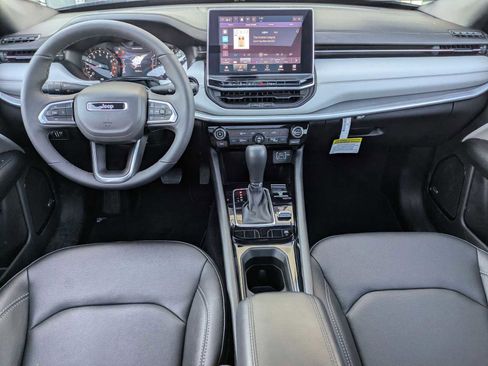 Used 2025 Jeep Compass Limited w/ Sun & Sound Group AWD/4WD image 14