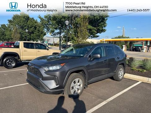 Used 2019 Toyota RAV4 LE FWD image 1