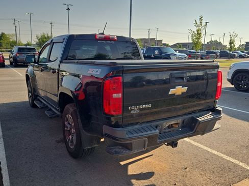 Used 2015 Chevrolet Colorado Z71 AWD/4WD image 2