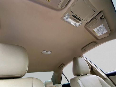 Used 2013 Toyota Camry XLE w/ Convenience Pkg FWD image 14