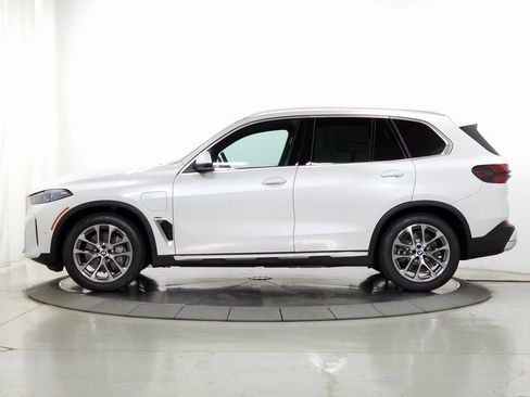 Used 2026 BMW X5 xDrive50e w/ Premium Package AWD/4WD image 4