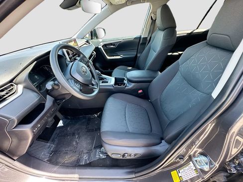 Used 2025 Toyota RAV4 XLE w/ Convenience Package FWD image 20
