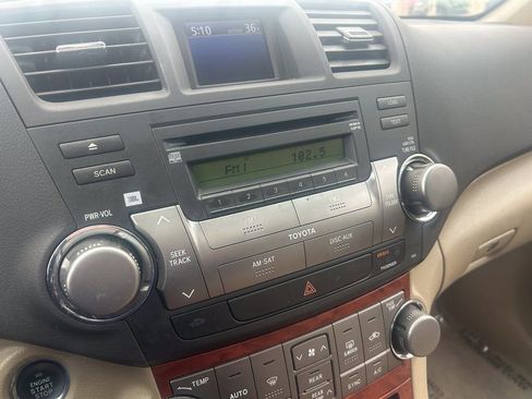 Used 2010 Toyota Highlander Limited image 24