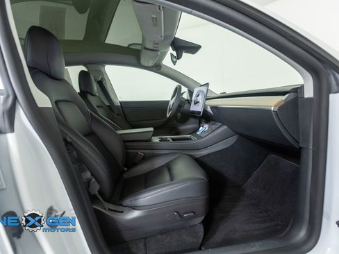 Used 2022 Tesla Model Y Performance AWD/4WD image 39