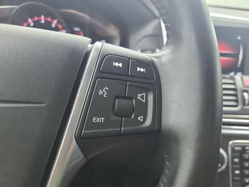Used 2016 Volvo XC60 T5 Premier AWD/4WD image 32