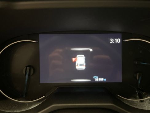 Used 2024 Toyota RAV4 XLE w/ Convenience Package image 16