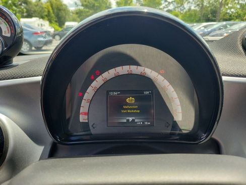 Used 2018 smart fortwo electric drive image 25