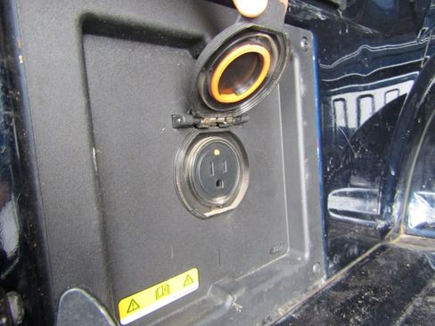 Used 2022 Ford F150 Lariat w/ Equipment Group 502A High AWD/4WD image 6