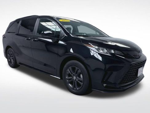 Certified 2025 Toyota Sienna XSE w/ XSE Plus Package AWD/4WD image 2