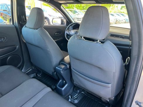 Used 2019 Honda HR-V Sport image 14