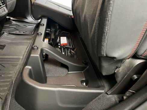 Used 2024 GMC Canyon AT4X image 14