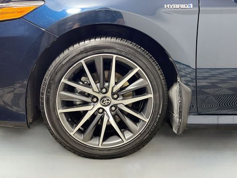 Used 2021 Toyota Camry XLE w/ Cold Weather Package image 14