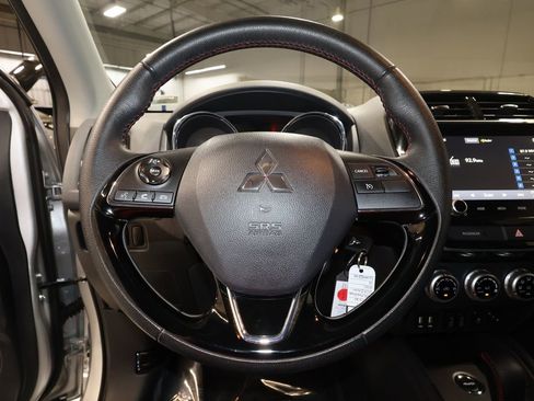 Used 2025 Mitsubishi Outlander Sport ES image 10