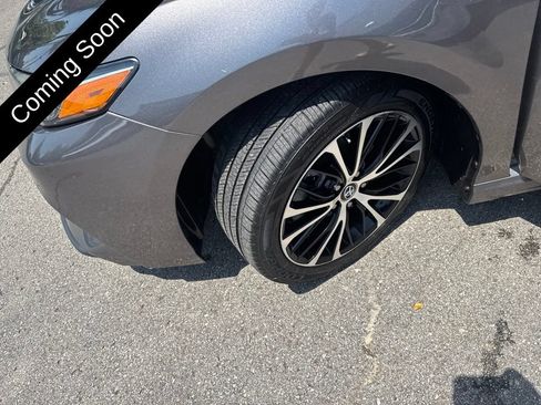 Used 2020 Toyota Camry SE FWD image 34