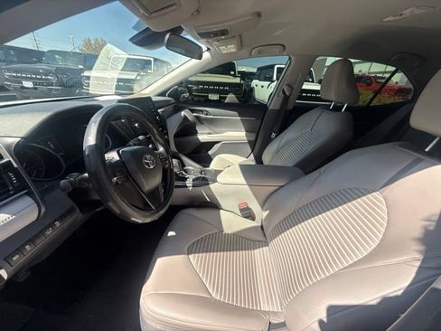 Used 2023 Toyota Camry SE FWD image 7