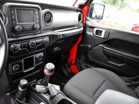 Used 2020 Jeep Wrangler Unlimited Sport AWD/4WD image 13