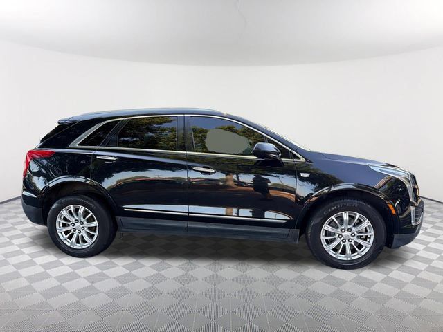 Used 2017 Cadillac XT5 FWD image 4