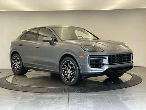 New 2026 Porsche Cayenne Coupe AWD/4WD image 9