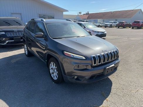 Used 2015 Jeep Cherokee Latitude w/ Comfort/Convenience Group image 8