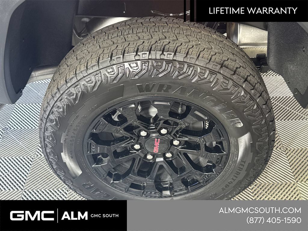 New 2026 GMC Canyon Elevation RWD image 19