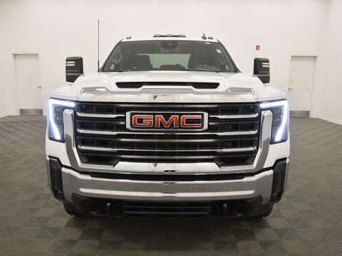 Used 2024 GMC Sierra 3500 SLE image 10