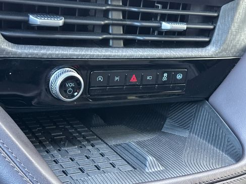 Used 2025 Ford Explorer Platinum w/ LUX Leather Package AWD/4WD image 30