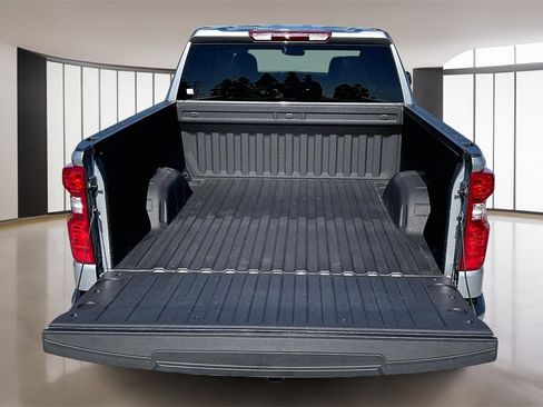 Used 2025 Chevrolet Silverado 1500 Custom image 7