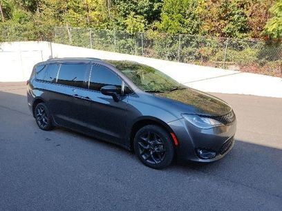 Used 2018 Chrysler Pacifica Touring-L w/ S Appearance Package