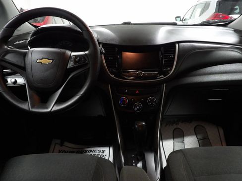 Used 2021 Chevrolet Trax LS FWD image 10