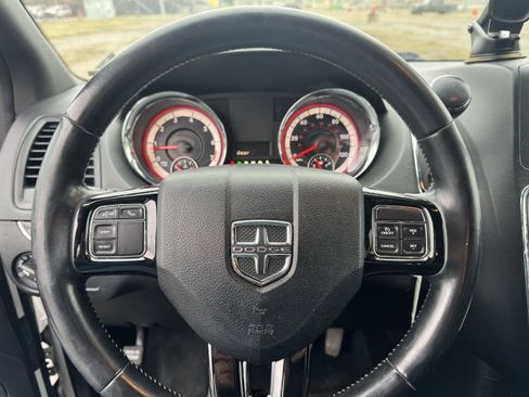 Used 2018 Dodge Grand Caravan SE image 16
