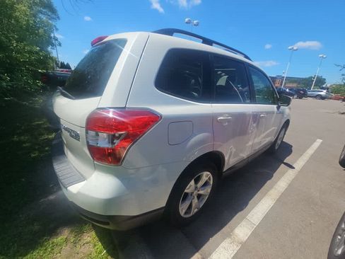 Used 2016 Subaru Forester 2.5i Premium w/ Popular Package #2 AWD/4WD image 4