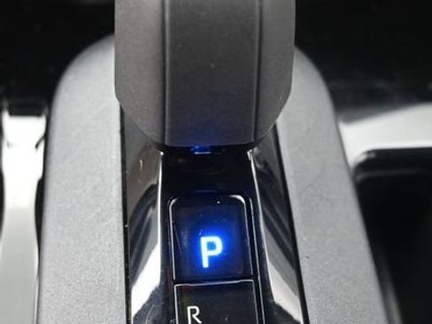 Used 2026 Toyota Prius LE FWD image 34
