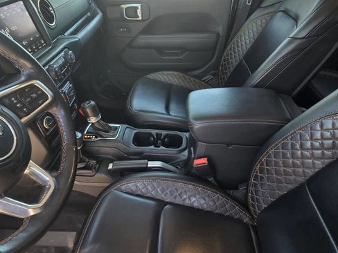Used 2021 Jeep Wrangler Unlimited Sahara AWD/4WD image 16