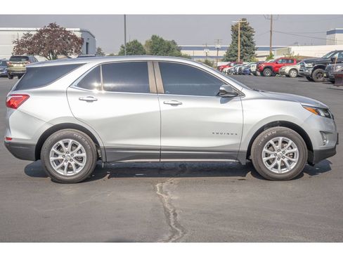 Used 2021 Chevrolet Equinox LT AWD/4WD image 2
