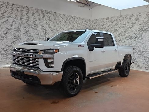 Used 2021 Chevrolet Silverado 2500 LT w/ Z71 Off-Road Package image 3